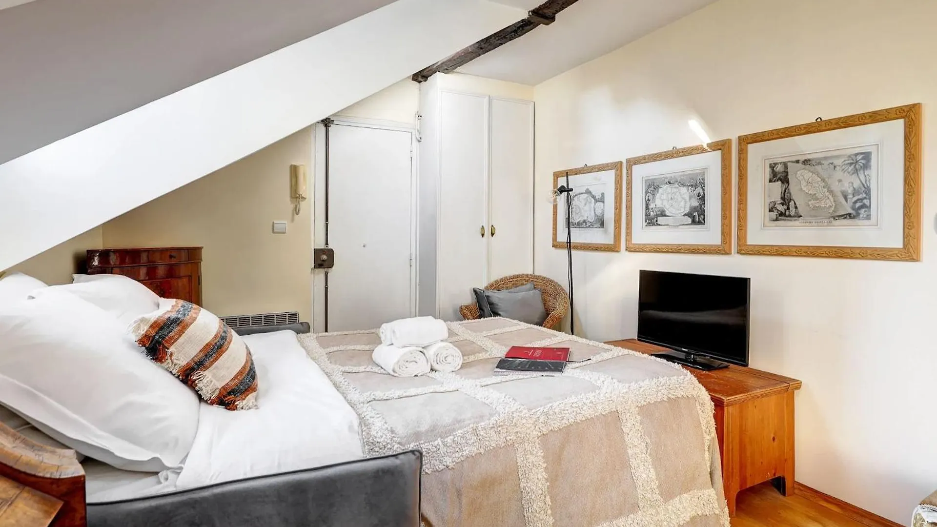 Bnbnova - 1Br - Pantheon & Notre-Dame - Latin Quarter Paris 0*,  France